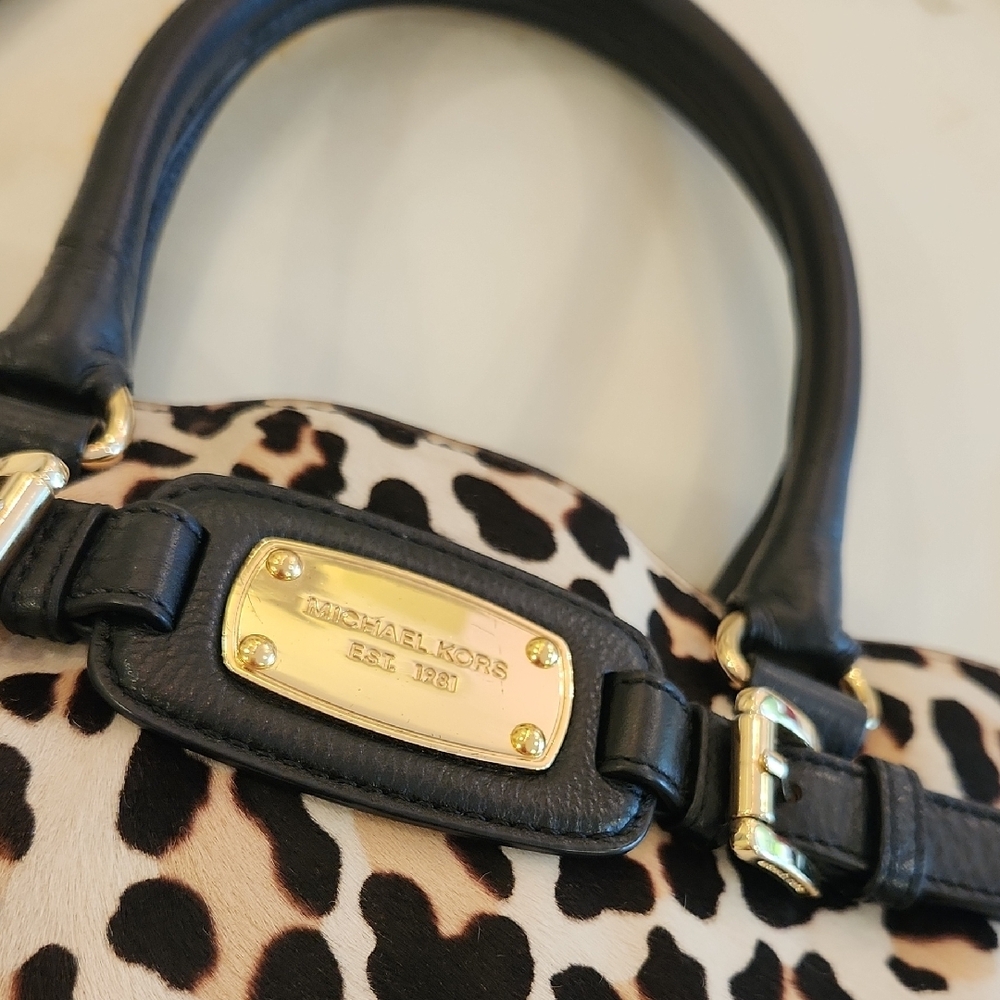 Michael Kors Leopard Print Satchel with Black Details - Picture 2 of 16